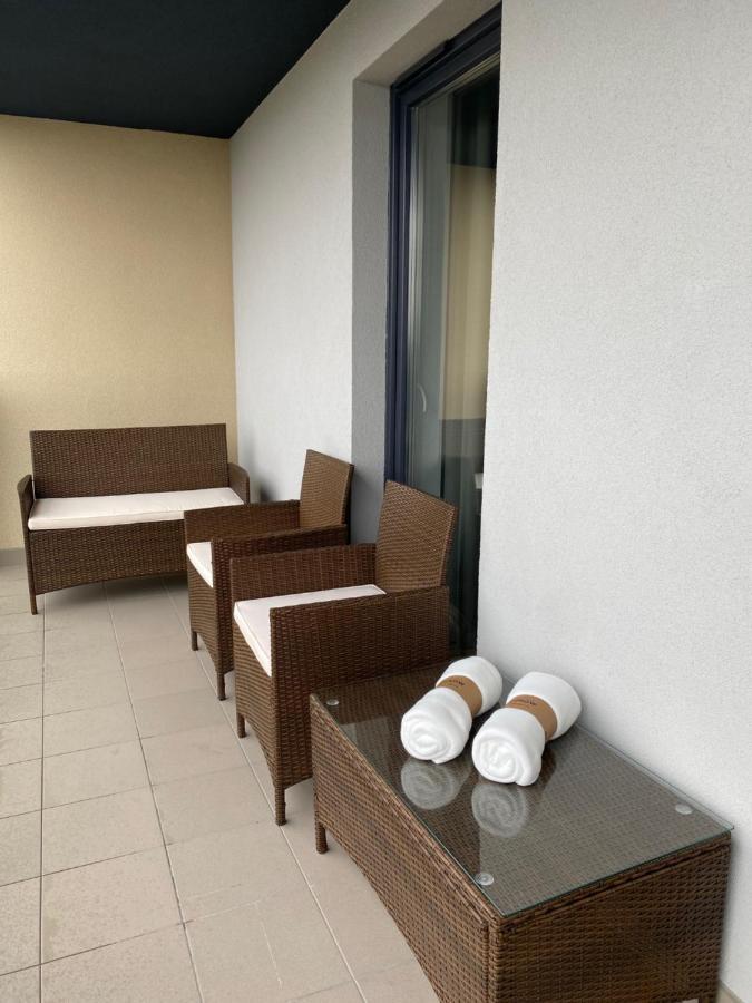 Family & Business Elegant Apartments Kadzielnia: Modern 1-Bedroom with Terrace and Garage Kielce Exterior photo