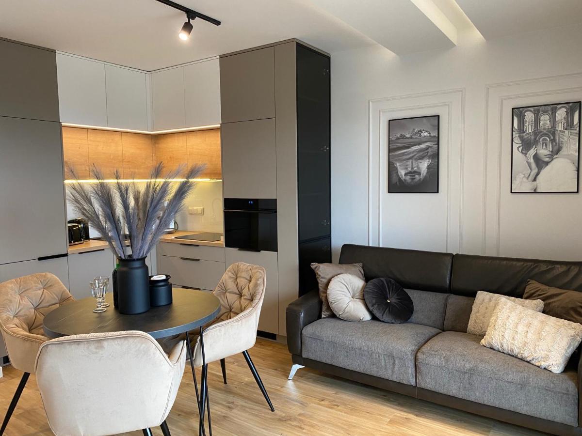 Family & Business Elegant Apartments Kadzielnia: Modern 1-Bedroom with Terrace and Garage Kielce Exterior photo