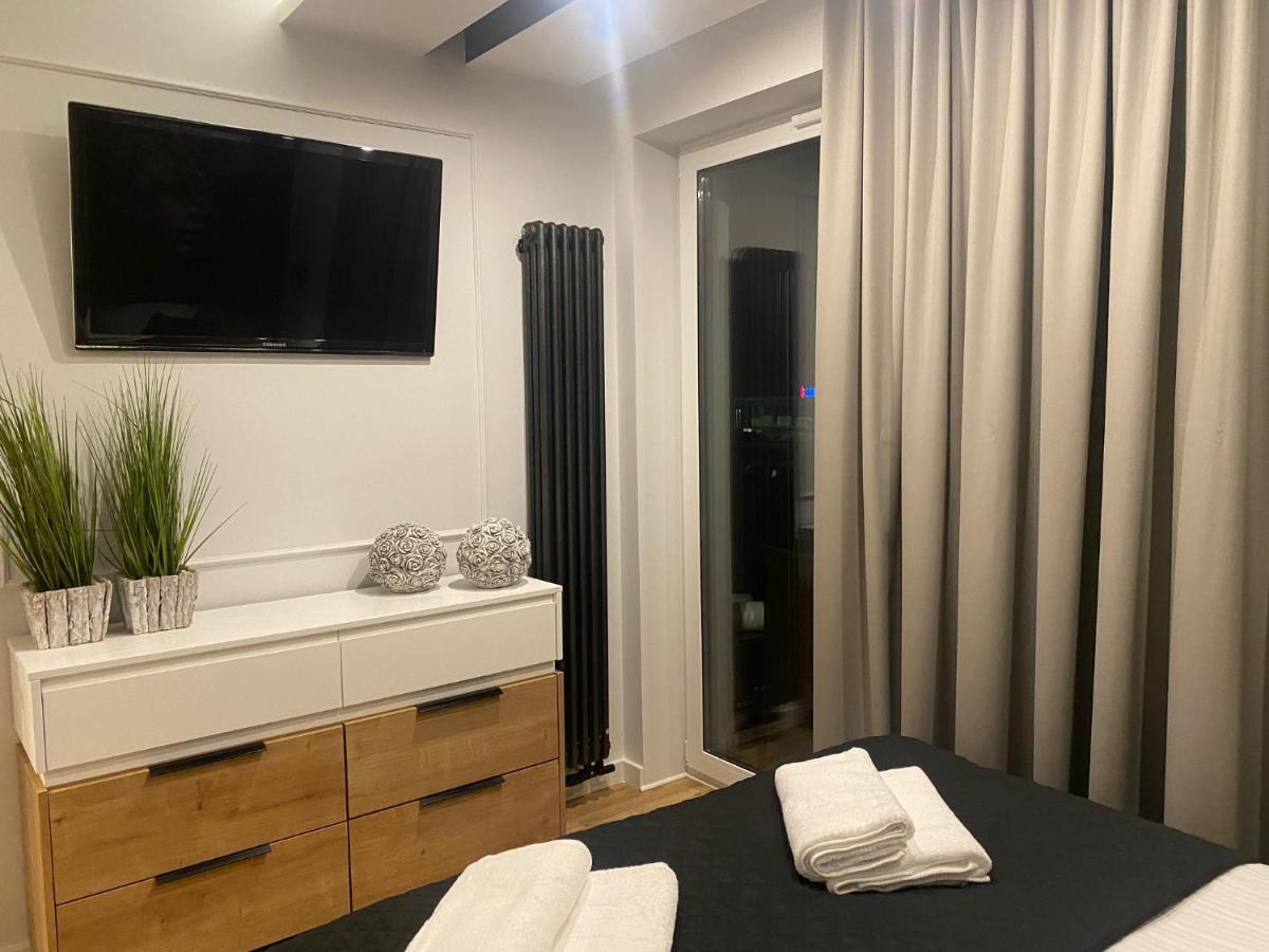 Family & Business Elegant Apartments Kadzielnia: Modern 1-Bedroom with Terrace and Garage Kielce Exterior photo
