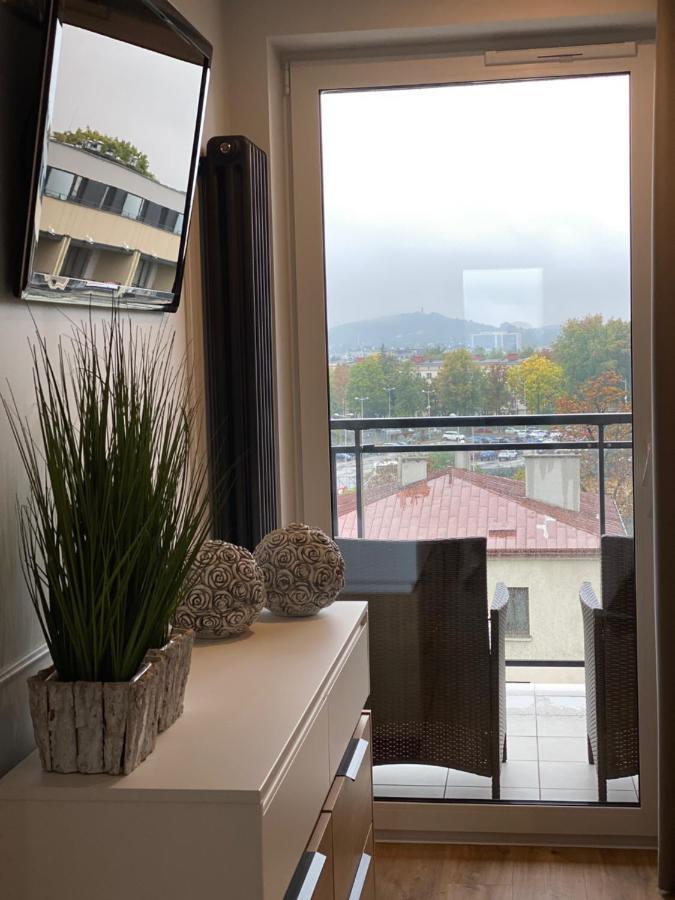 Family & Business Elegant Apartments Kadzielnia: Modern 1-Bedroom with Terrace and Garage Kielce Exterior photo